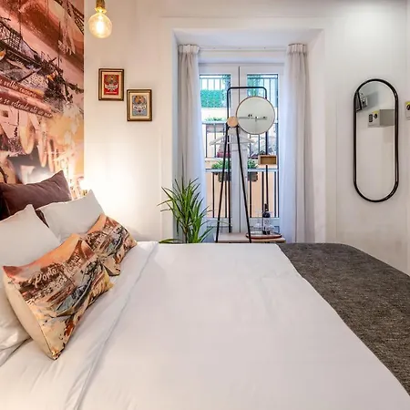Wine House - & Bed & Breakfast Lisbona