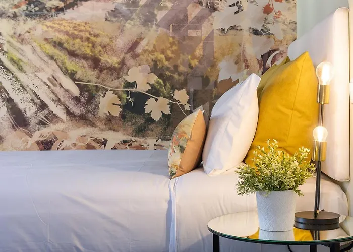 Wine House - & Bed & Breakfast Lisbona