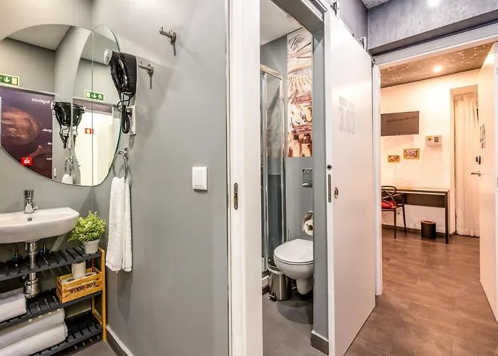 Wine House - & Bed & Breakfast Lisbona